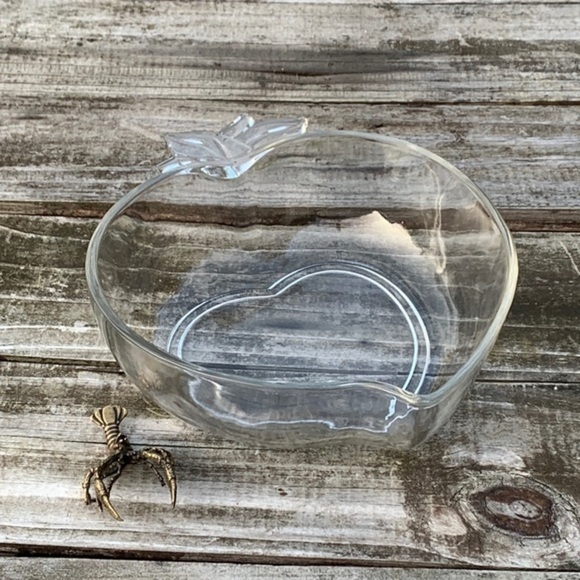 Vintage Hazel Atlas Clear Strawberry Peach Shaped Large Glass Fruit Serving Bowl - Picture 1 of 7